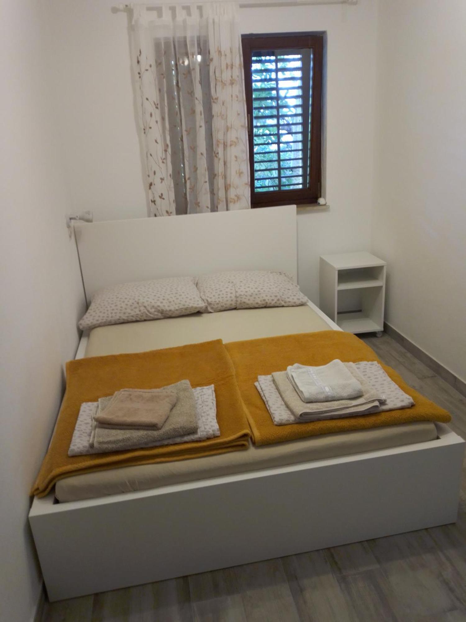 Apartments Olea Baska  Bagian luar foto