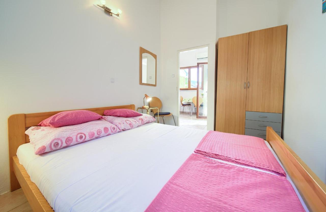Apartments Olea Baska  Bagian luar foto
